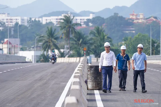 Hình ảnh về Cho xe lưu thông trên cầu đập ngăn mặn sông Cái Nha Trang từ 13-2