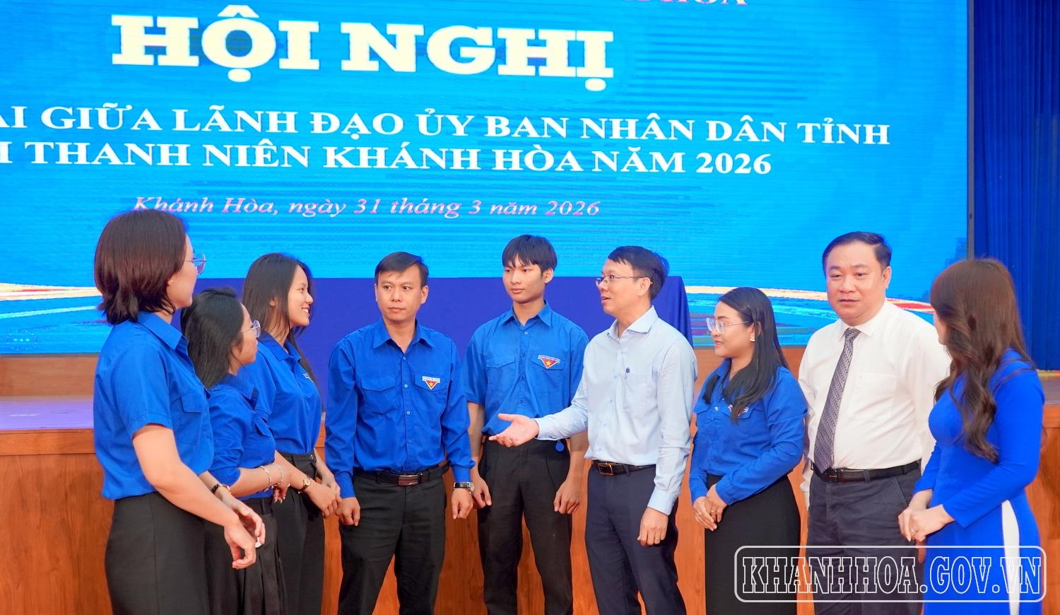 Lãnh đạo UBND tỉnh Khánh Hòa đối thoại với thanh niên