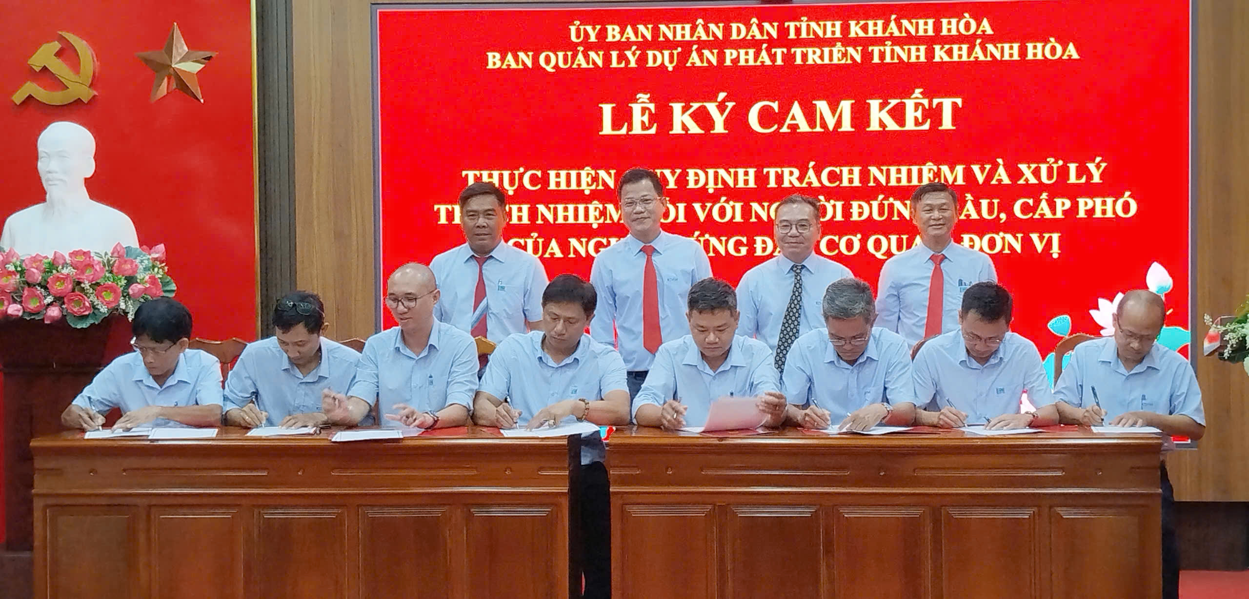 Hình ảnh về Ban Quản lý Dự án Phát triển tỉnh Khánh Hòa ký cam kết nâng cao trách nhiệm người đứng đầu