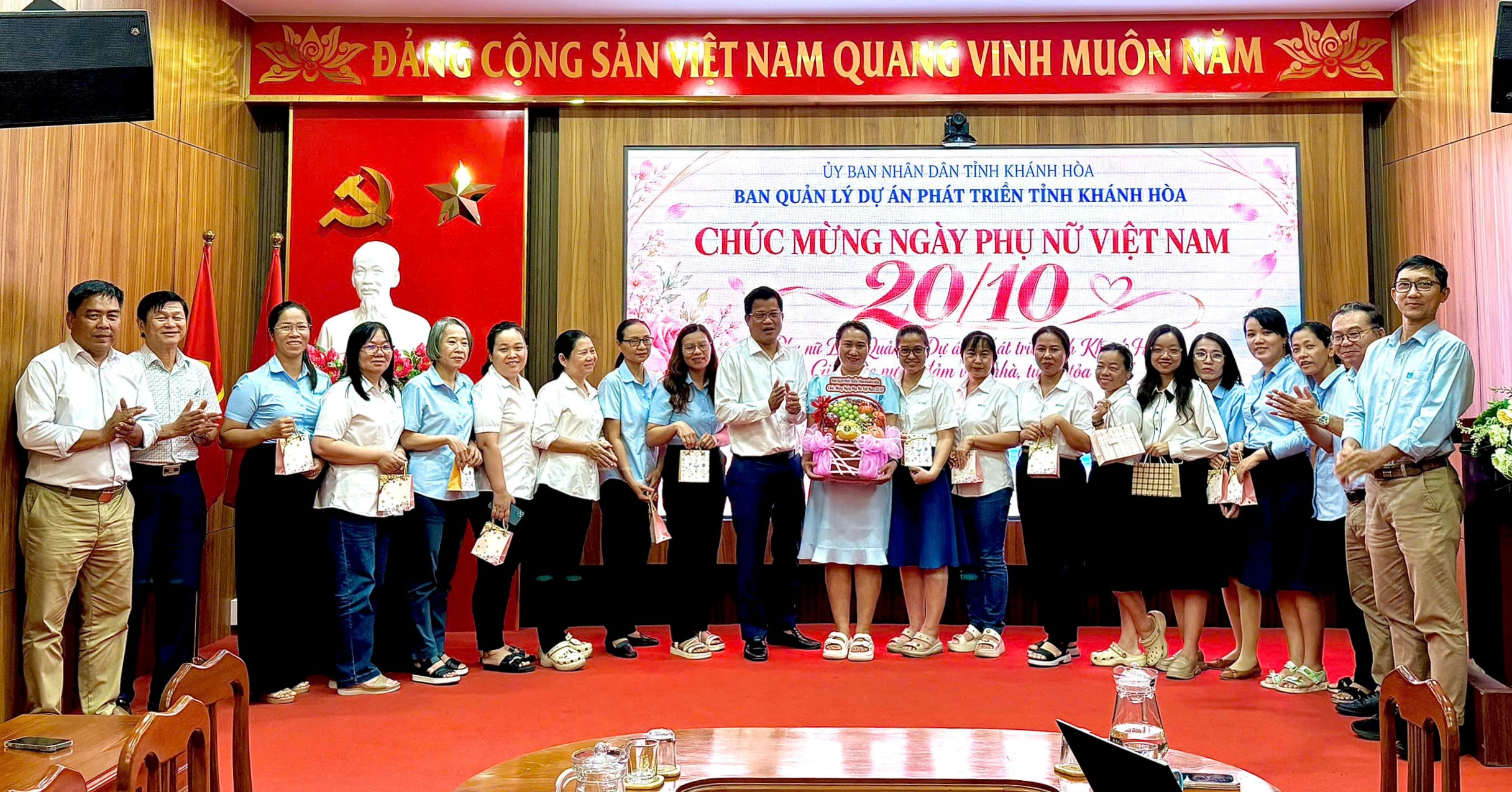 Hình ảnh về BAN QUẢN LÝ DỰ ÁN PHÁT TRIỂN TỈNH: SÔI NỔI CÁC HOẠT ĐỘNG CHÀO MỪNG NGÀY PHỤ NỮ VIỆT NAM 20/10