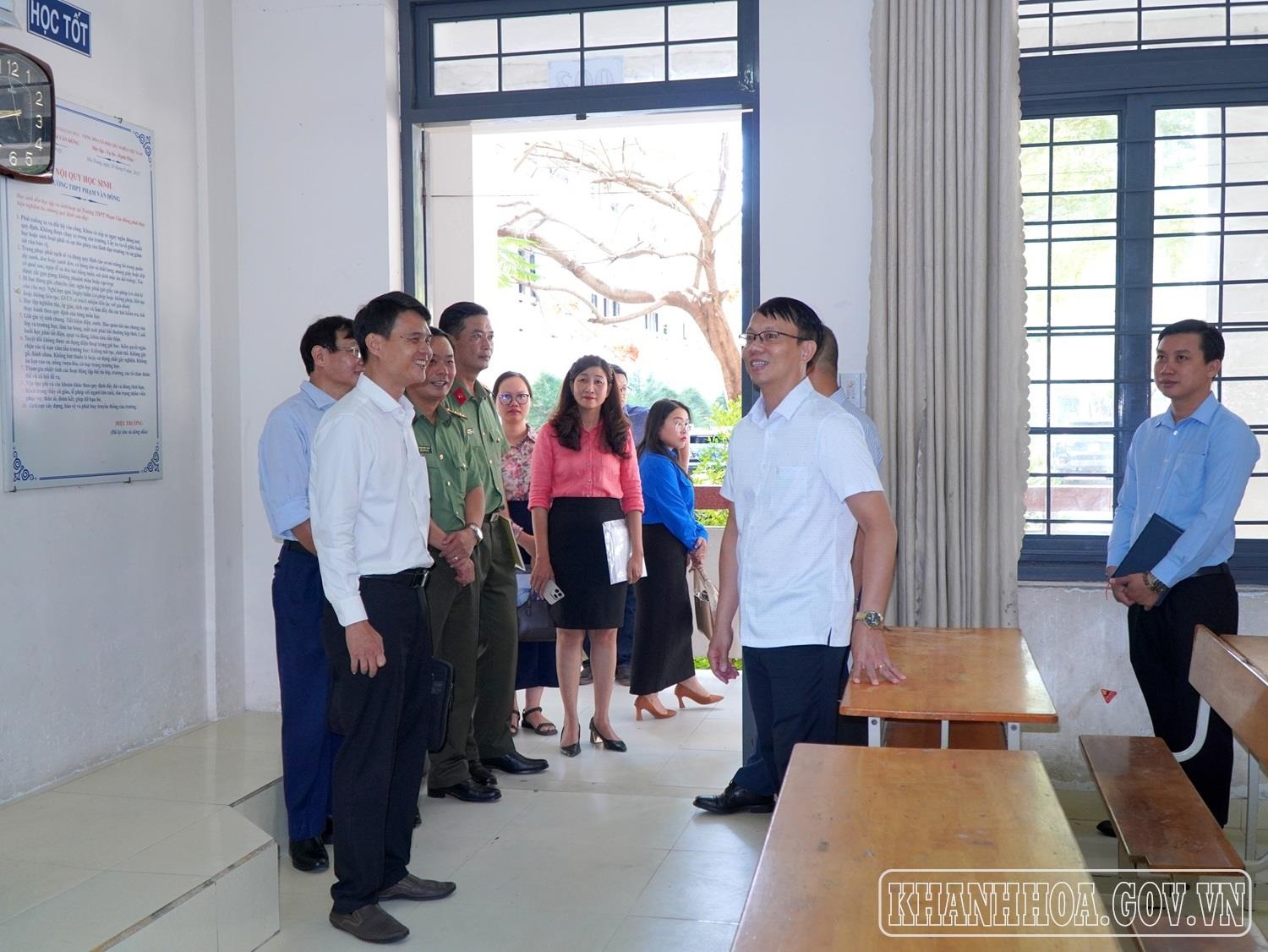 Phó Chủ tịch UBND tỉnh Nguyễn Thanh Hà kiểm tra các điểm tổ chức kỳ thi tuyển sinh vào lớp 10 năm học 2026-2027