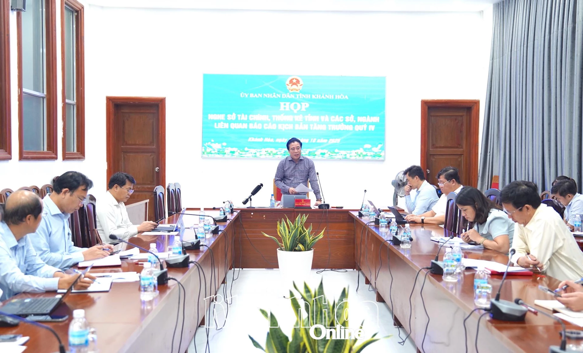 Chủ tịch UBND tỉnh yêu cầu tiếp tục cải tiến lề lối làm việc, nâng cao chất lượng, hiệu quả tham mưu xử lý công việc