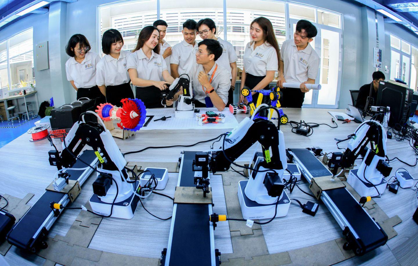 Khánh Hòa triển khai các nhiệm vụ trọng tâm đổi mới mô hình phát triển đến năm 2030
