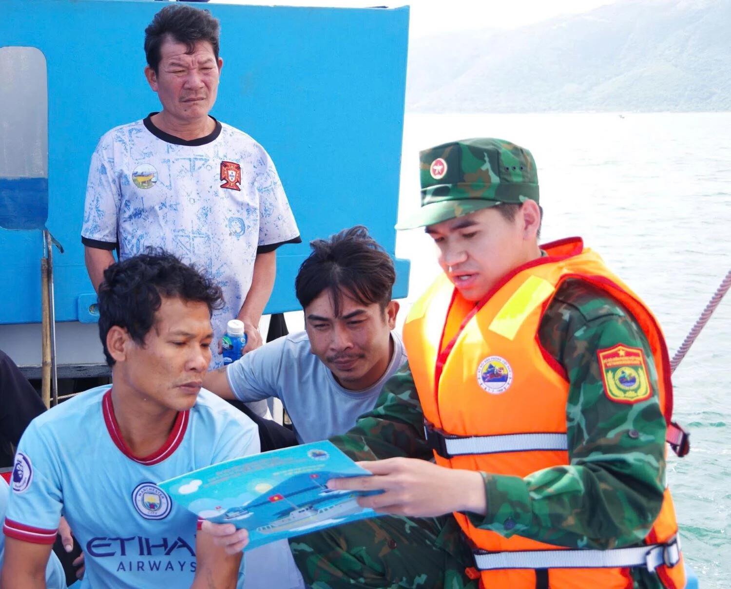 Tập thể, hộ gia đình, cá nhân đăng ký tham gia bảo vệ chủ quyền lãnh thổ, an ninh biên giới quốc gia sẽ được hưởng các chính sách hỗ trợ