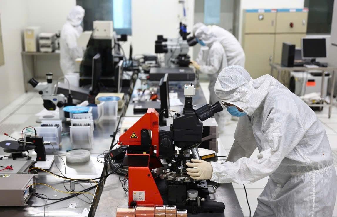 Phát triển mạng lưới chuyên gia, nhà khoa học trong nước và quốc tế phục vụ phát triển khoa học, công nghệ, đổi mới sáng tạo và chuyển đổi số