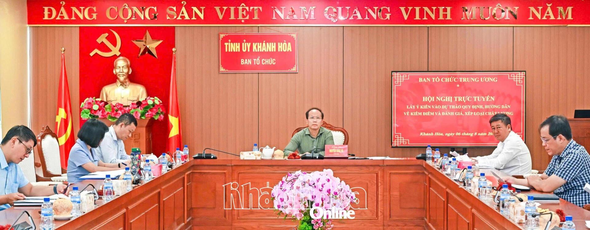 Góp ý về đổi mới đánh giá, xếp loại chất lượng tập thể, cá nhân trong hệ thống chính trị