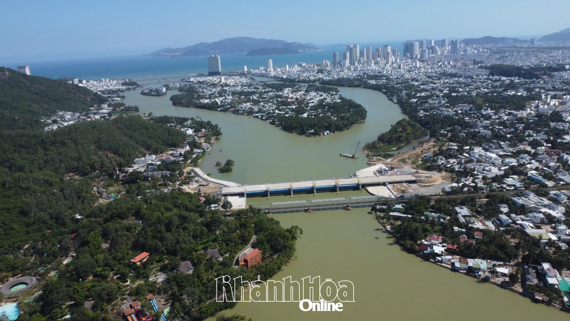 Công trình đập ngăn mặn trên Sông Cái Nha Trang: Phấn đấu hoàn thành trong tháng 3