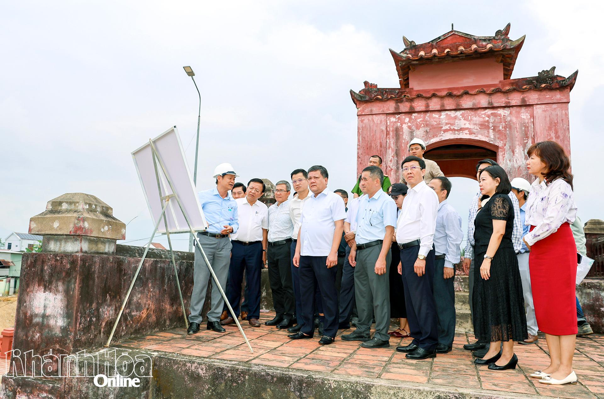 Bí thư Tỉnh ủy Trần Phong kiểm tra tiến độ triển khai 2 dự án trên địa bàn xã Diên Khánh