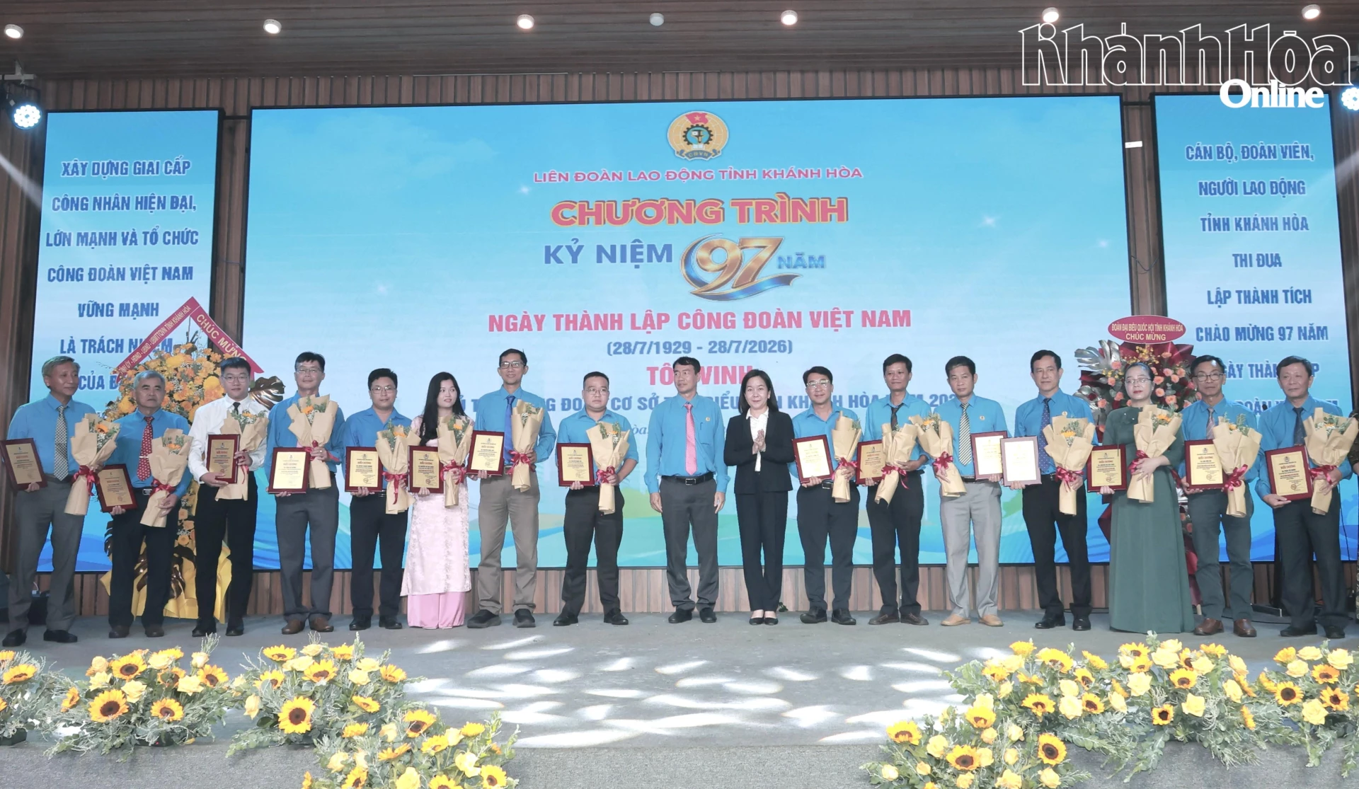 Kỷ niệm 97 năm Ngày thành lập Công đoàn Việt Nam và tôn vinh 97 Chủ tịch công đoàn cơ sở tiêu biểu
