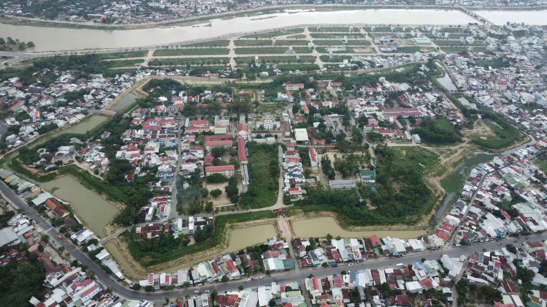 Sớm đưa Dự án tu bổ, tôn tạo di tích Thành cổ Diên Khánh về đích