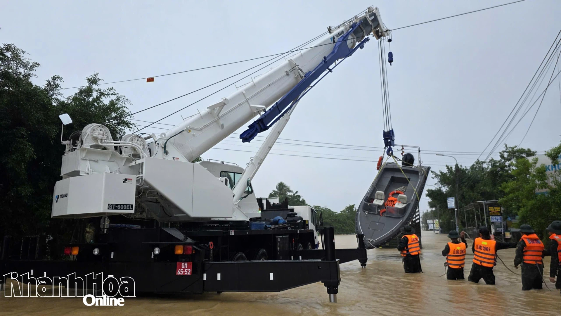 Thủ tướng yêu cầu huy động trực thăng, UAV... sơ tán, cứu dân ở Khánh Hòa, Đắk Lắk và Gia Lai